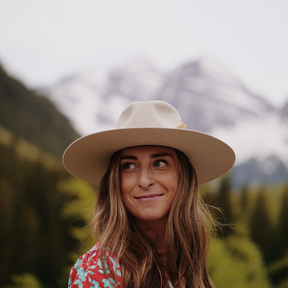 Meet your Posher, Danielle